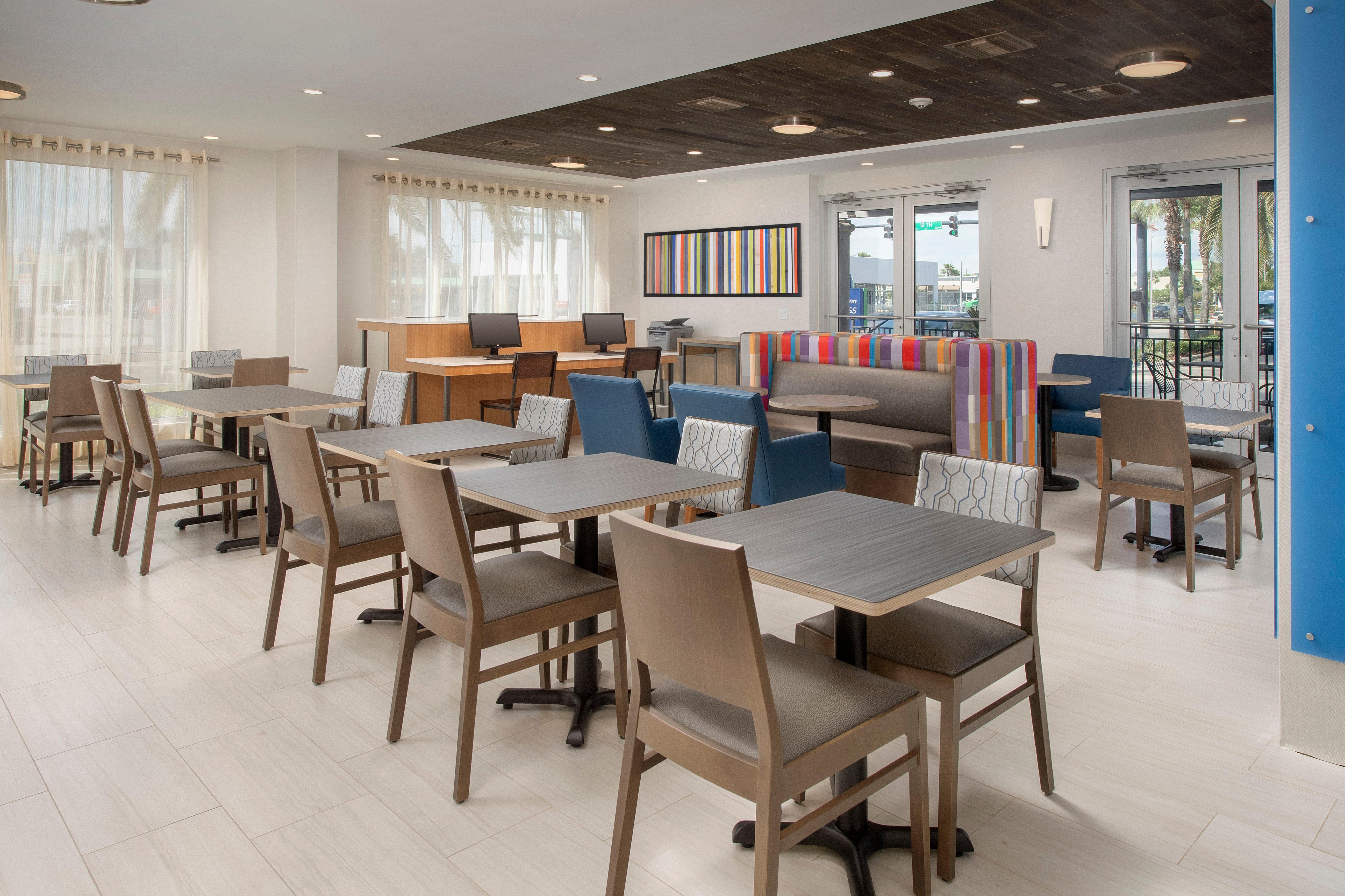 Holiday Inn Express Jacksonville Beach By Ihg Exterior foto