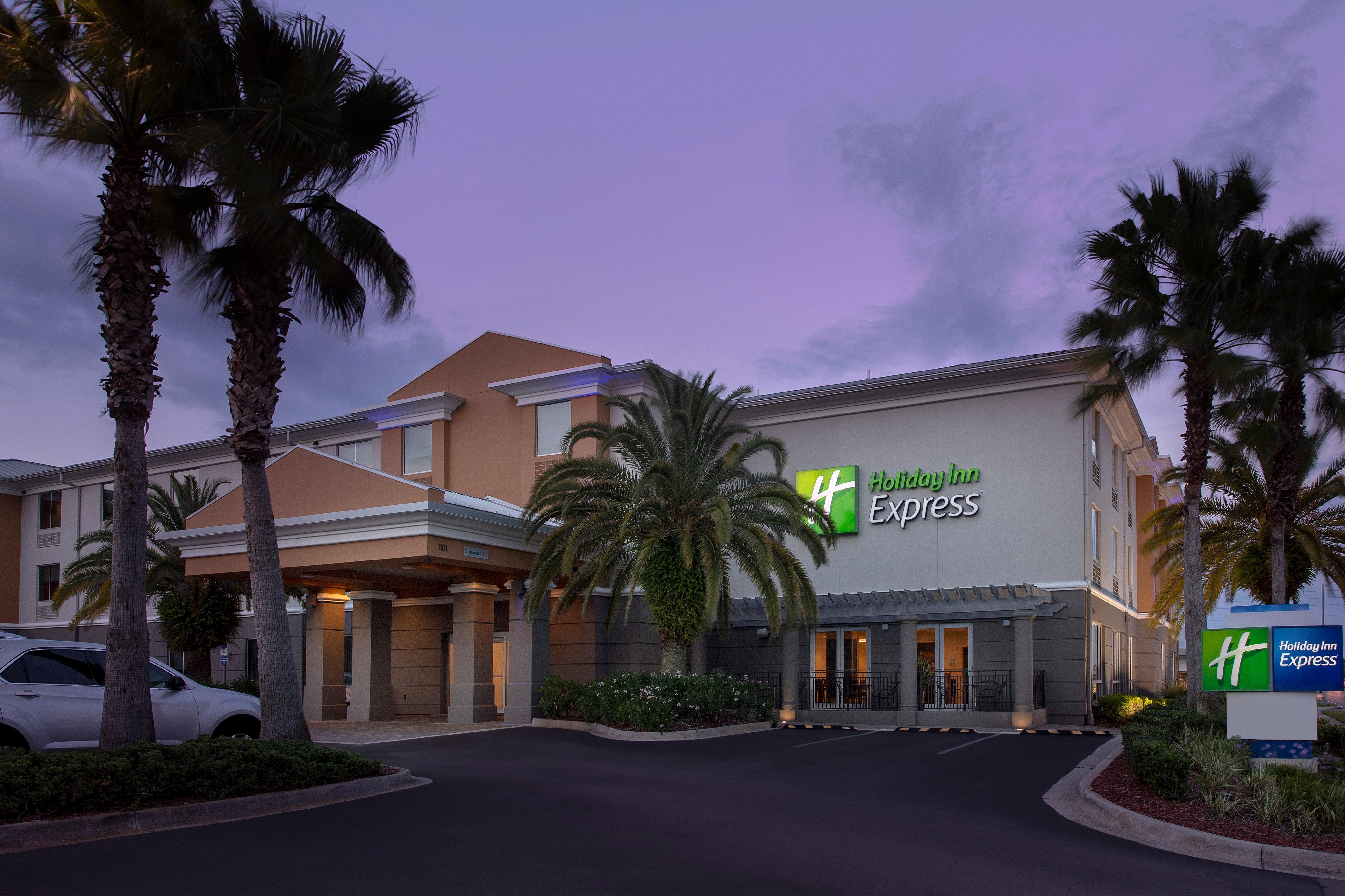 Holiday Inn Express Jacksonville Beach By Ihg Exterior foto