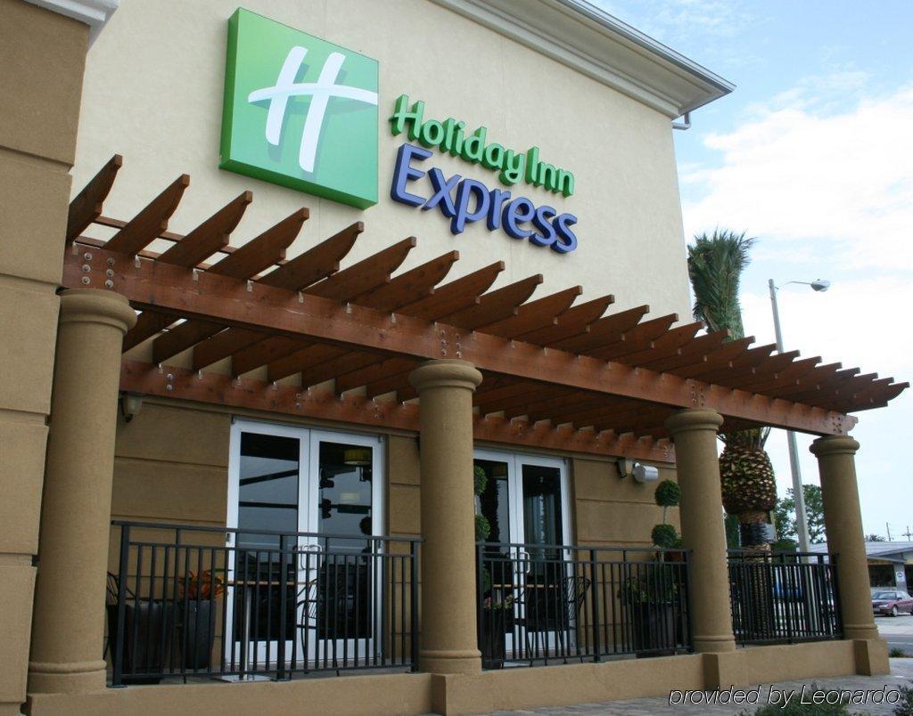 Holiday Inn Express Jacksonville Beach By Ihg Exterior foto