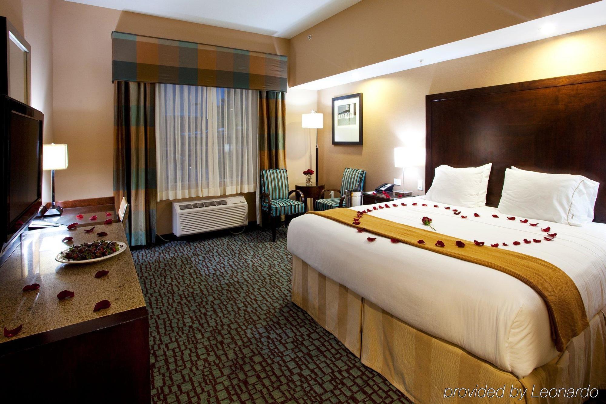 Holiday Inn Express Jacksonville Beach By Ihg Exterior foto
