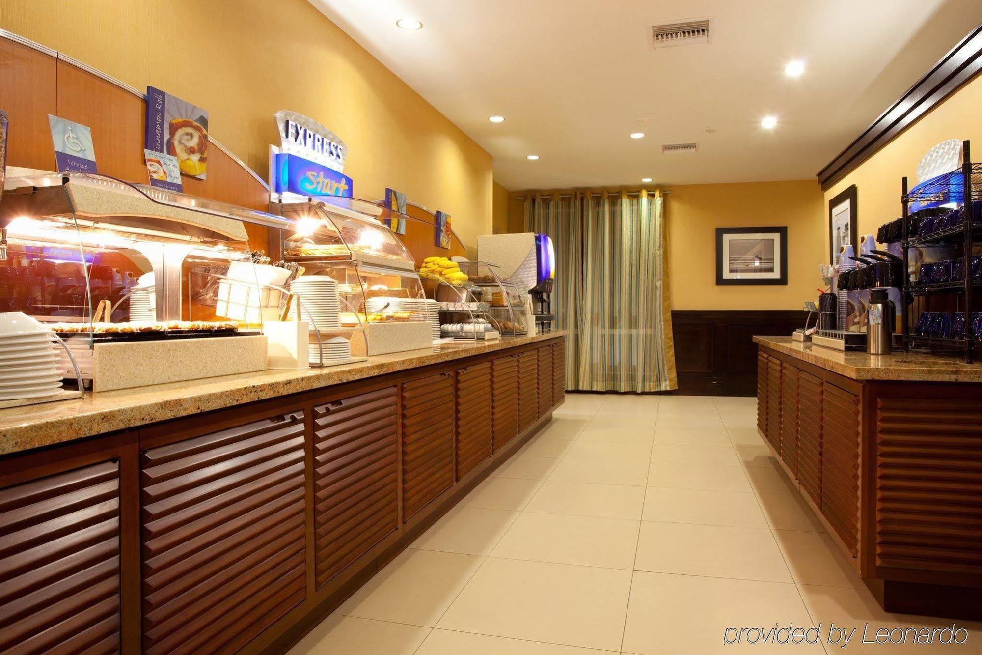 Holiday Inn Express Jacksonville Beach By Ihg Exterior foto